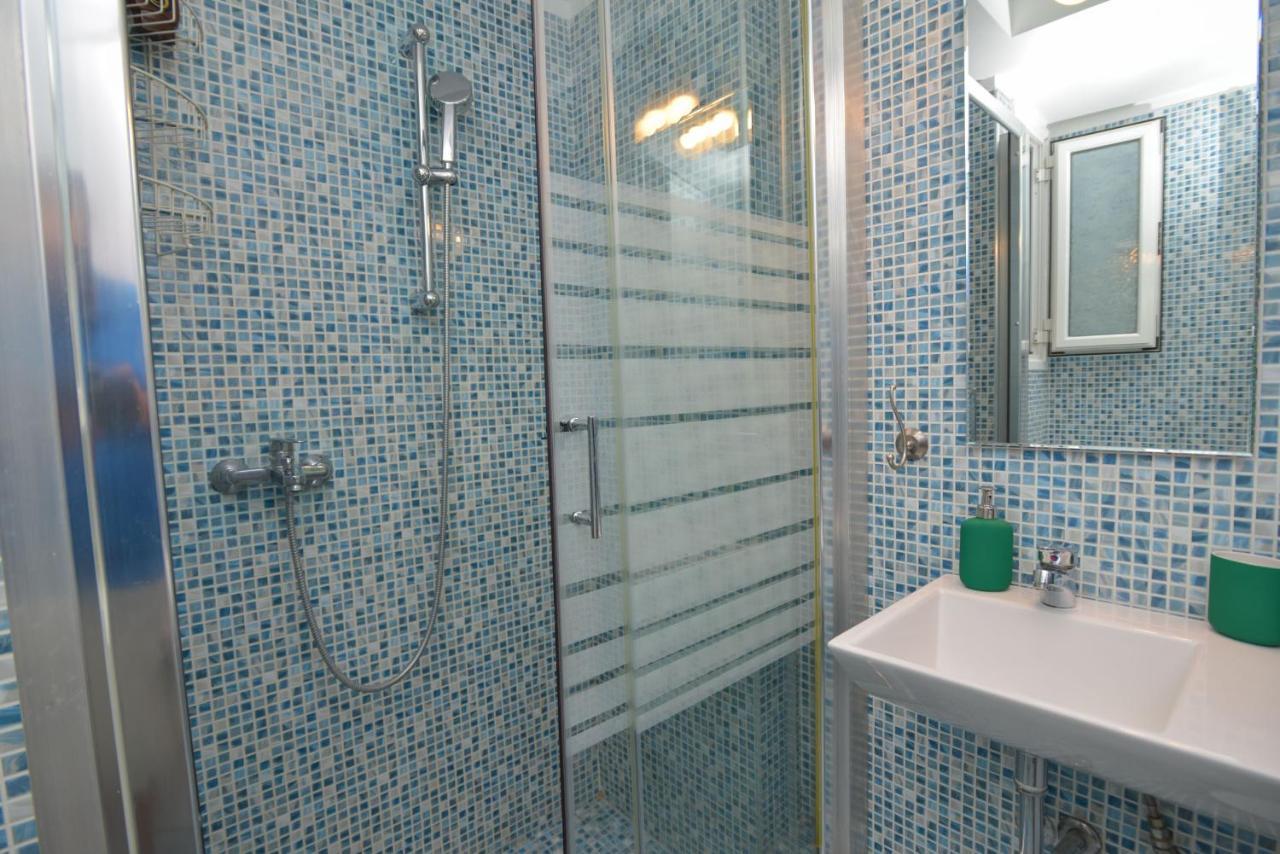 Athens Stylish Studio In Front Of Syntagma Metro Stop For 2 Exterior photo