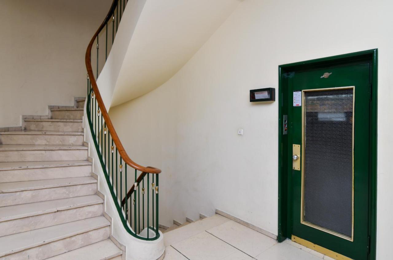 Athens Stylish Studio In Front Of Syntagma Metro Stop For 2 Exterior photo