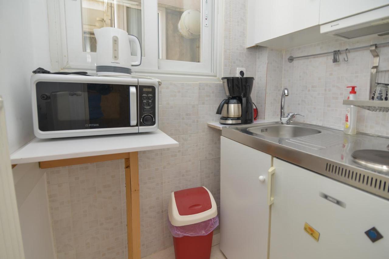 Athens Stylish Studio In Front Of Syntagma Metro Stop For 2 Exterior photo